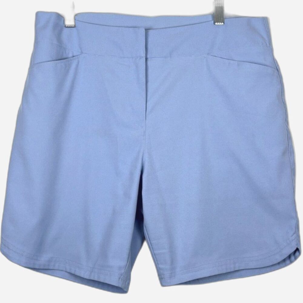 PUMA Women's Golf 8" inseam Shorts Size L Light Periwinkle Blue Zen Pounce